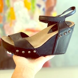 Antelope wedged Sandal